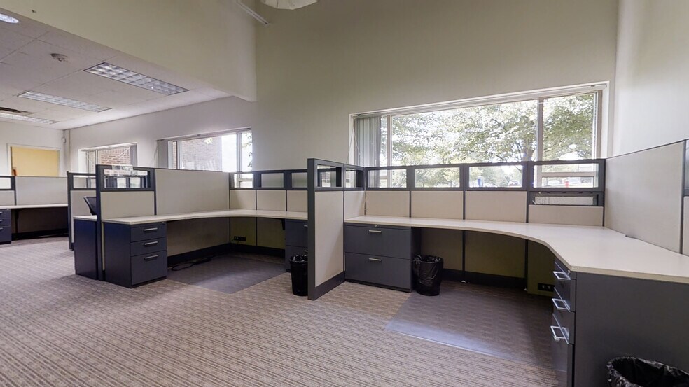 More Photos Of 3923 Ranchero Dr, Ann Arbor Office For Sale