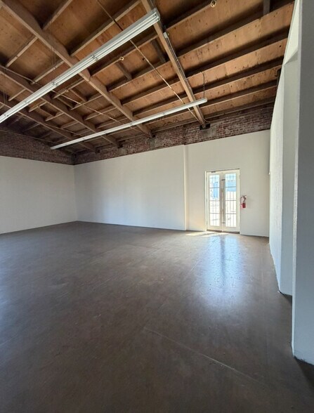 More Photos Of 2220-2228 W 7th St, Los Angeles Freestanding For Lease