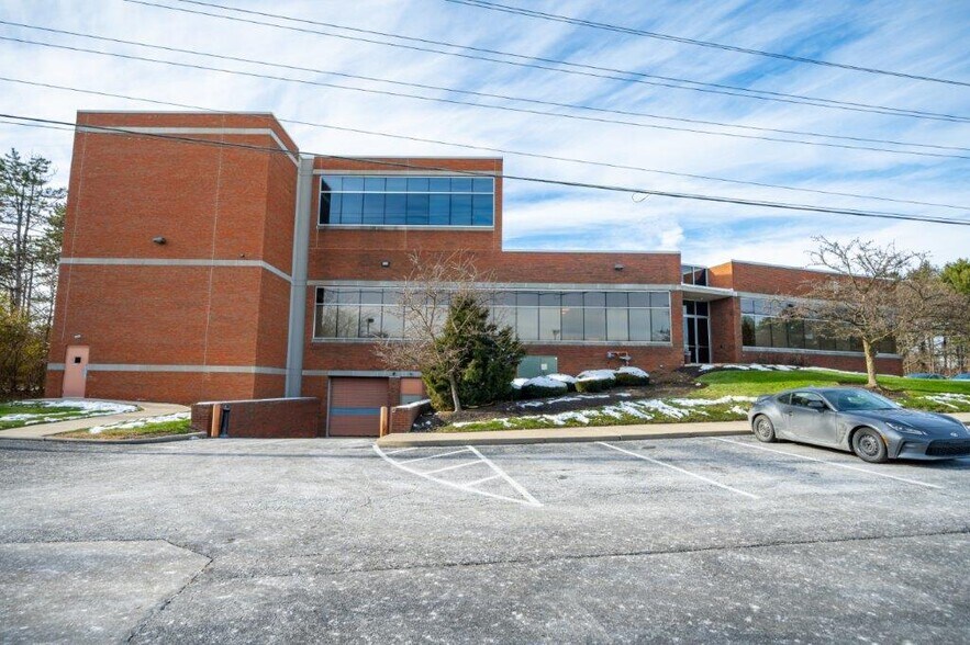 More Photos Of 2221 Schrock Rd, Columbus Office For Sale