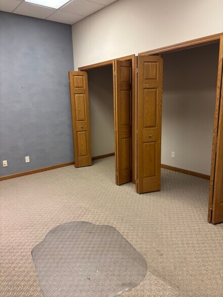 More Photos Of 613 1st St, LaSalle General Retail For Lease