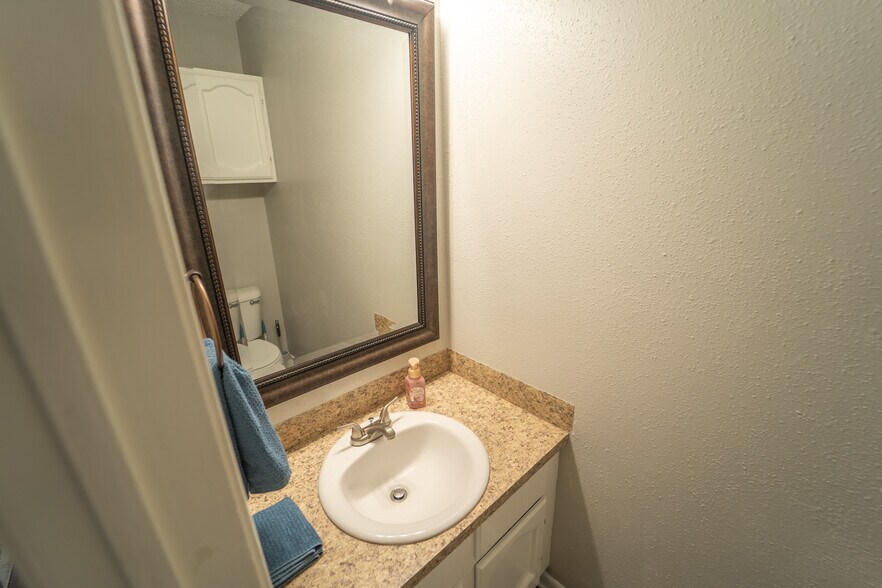 More Photos Of 2112-2114 E Airline Rd, Victoria Apartments For Sale