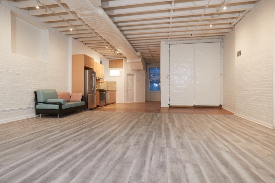 More Photos Of 447 W 36th St, New York Loft Creative Space For Sale
