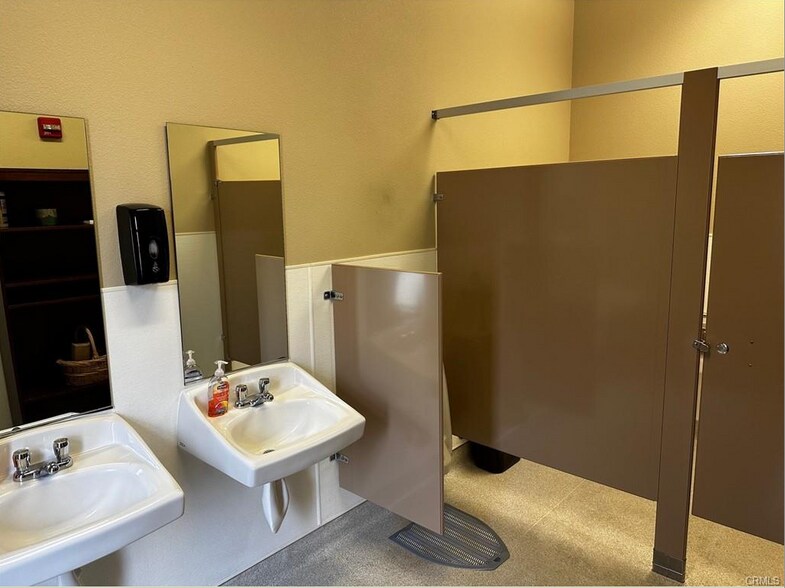 More Photos Of 132 Mission Ranch Blvd, Chico Office For Lease