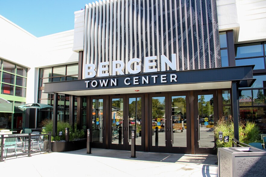 More Photos Of 1 Bergen Town Ctr, Paramus General Retail For Lease