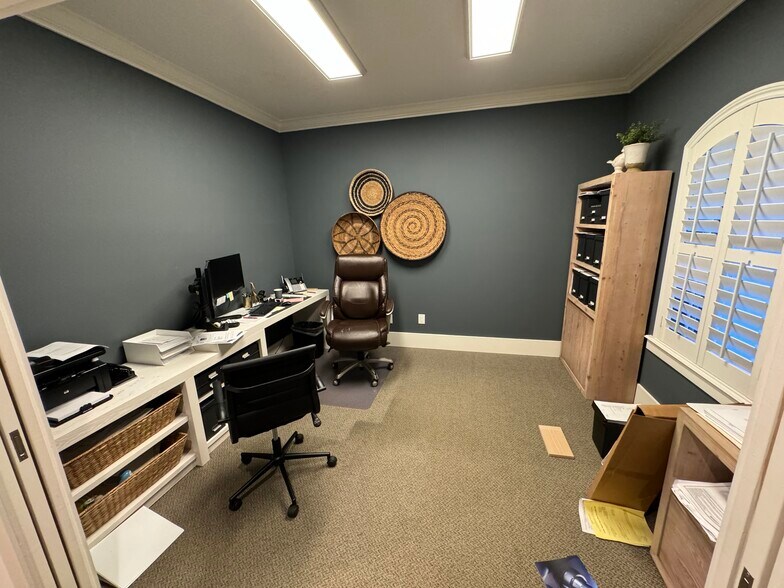 More Photos Of 9957 Moorings Dr, Jacksonville Office For Lease