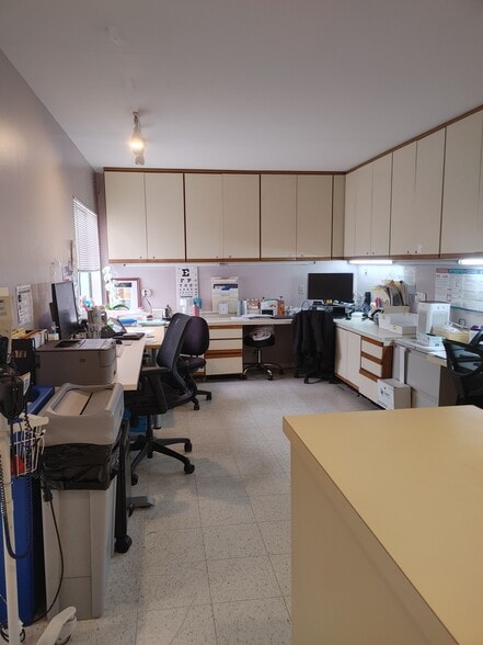 More Photos Of 1842 Noriega St, San Francisco Storefront Retail Office For Lease