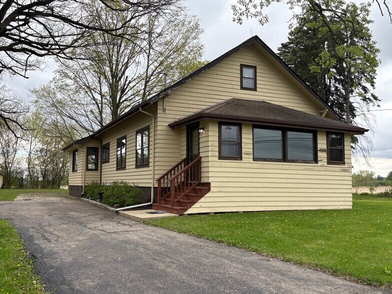 Primary Photo Of 1601 N IL Route 47, Woodstock Office For Sale