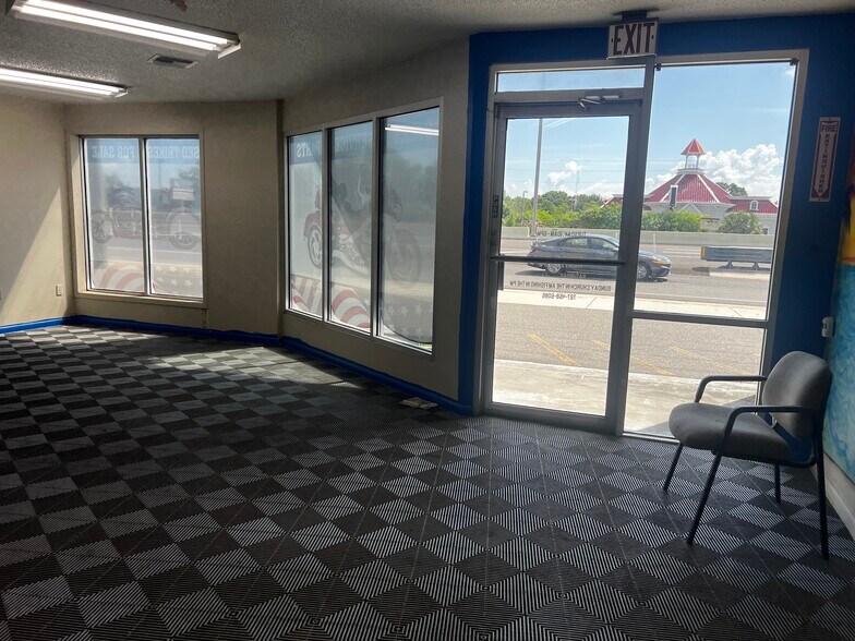 More Photos Of 10300 Us Highway 19 N, Pinellas Park Manufacturing For Sale