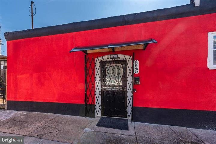 More Photos Of 625 N Streeper St, Baltimore Light Distribution For Sale