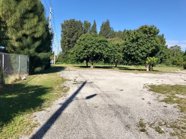 More Photos Of 6117 Lawrence Rd, Lake Worth Warehouse For Sale