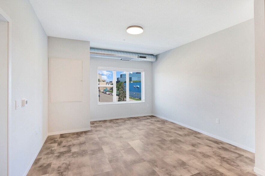 More Photos Of 176 Robert St S, Saint Paul Apartments For Lease