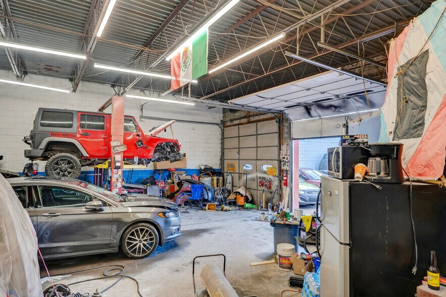 More Photos Of 6125 Tulip St, Philadelphia Auto Repair For Sale