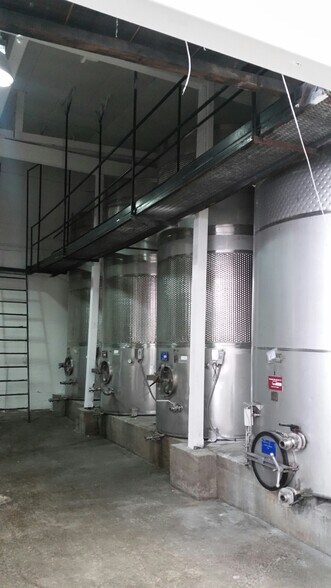 More Photos Of 155 Cherry Creek Rd, Cloverdale Winery Vineyard For Sale