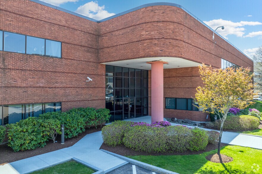 More Photos Of 15 Pacella Park Dr, Randolph Office For Lease