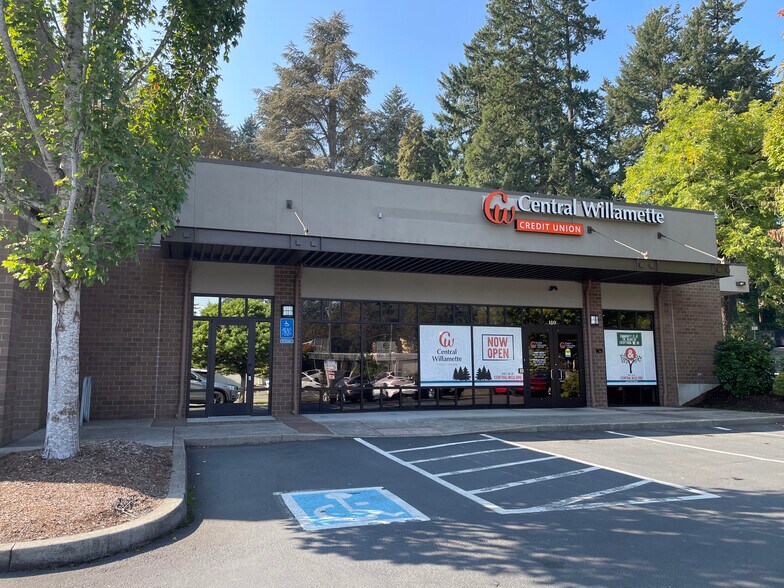 More Photos Of 4093 Commercial St SE, Salem Freestanding For Lease