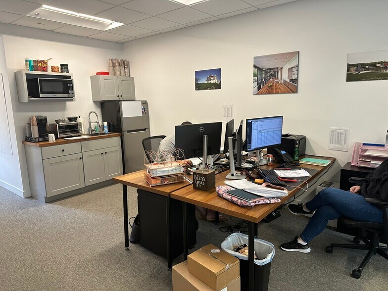 More Photos Of 41 N Phillips Ave, Speonk Apartments For Lease