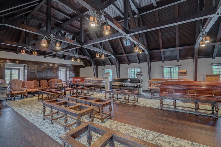 More Photos Of 3464 Central Pky, Cincinnati Funeral Home For Sale