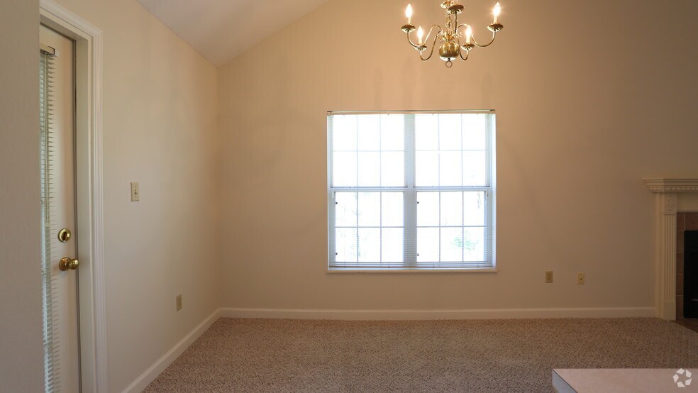 More Photos Of 210 Retreat Ln, Westerville Apartments For Sale