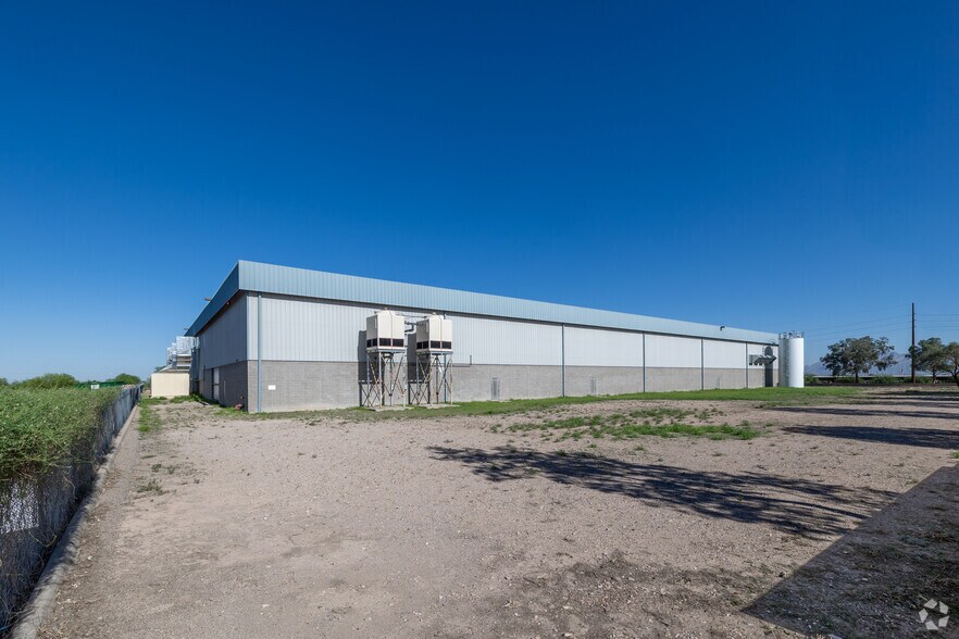 More Photos Of 6350 E Littletown Rd, Tucson Manufacturing For Lease