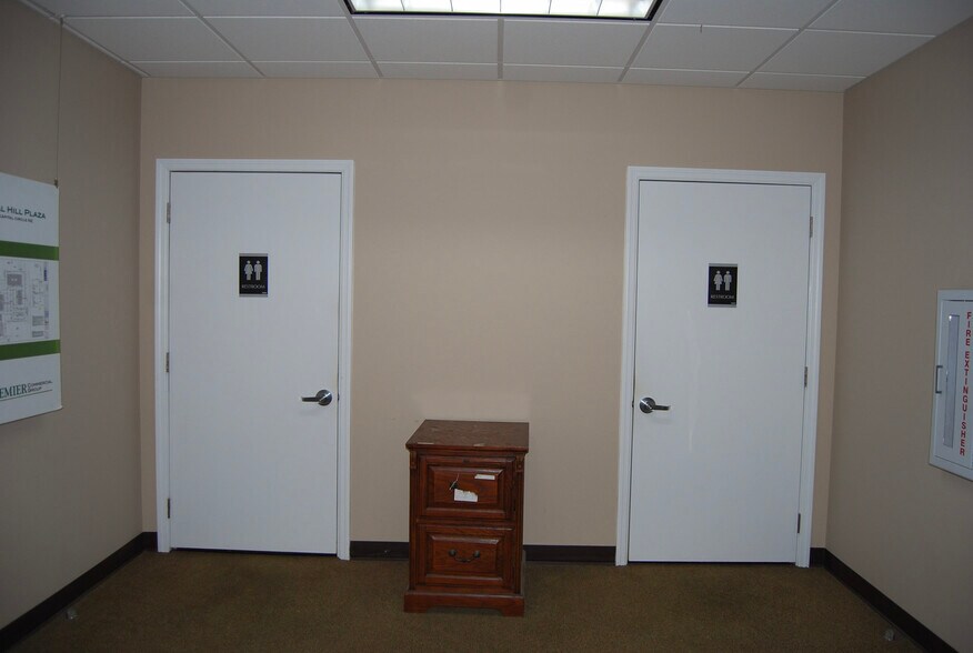 More Photos Of 4708 NW Capital Cir NW, Tallahassee Flex For Sale