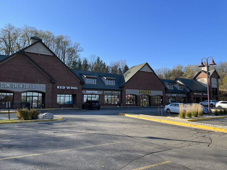 Primary Photo Of 2728-2744 Hillside Dr, Delafield Freestanding For Lease