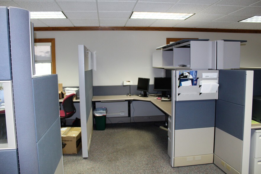 More Photos Of 304 S 20th St, Rogers Office For Sale