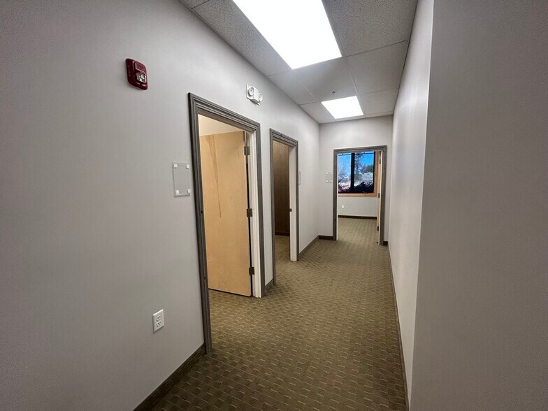 More Photos Of 525 SW Umatilla St, Redmond Office For Sale
