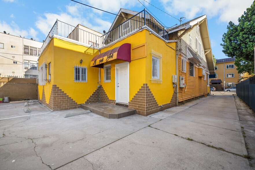 More Photos Of 2823 W 8th St, Los Angeles Office For Lease