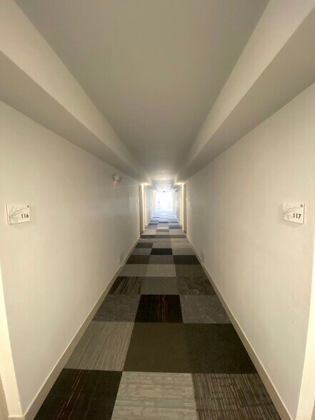 More Photos Of 2400 W Main St, Carbondale Hotel For Sale