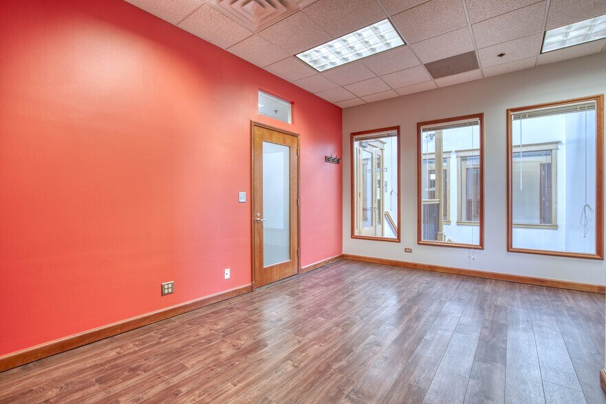 More Photos Of 1136 Pearl St, Boulder Office For Lease