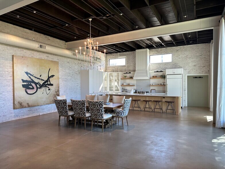 More Photos Of 4775 Memphis St, Dallas Light Distribution For Sale