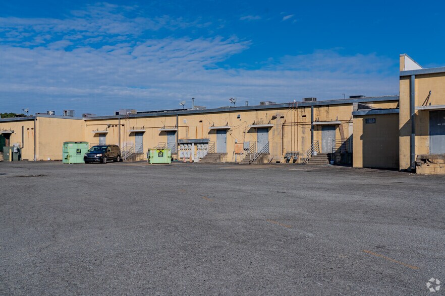 More Photos Of 1308-1320 W Grantham St, Goldsboro Storefront For Sale