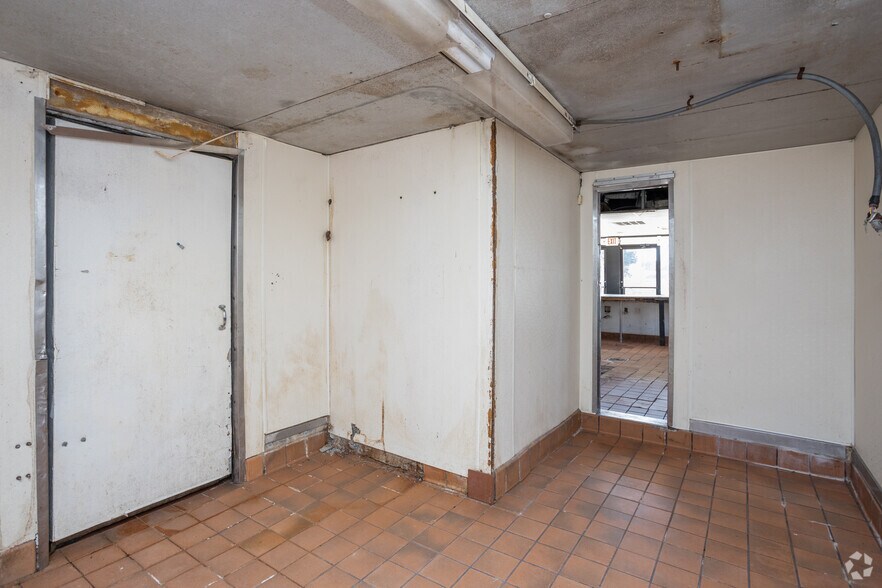 More Photos Of 309 S Lockwood Dr, Houston Restaurant For Lease