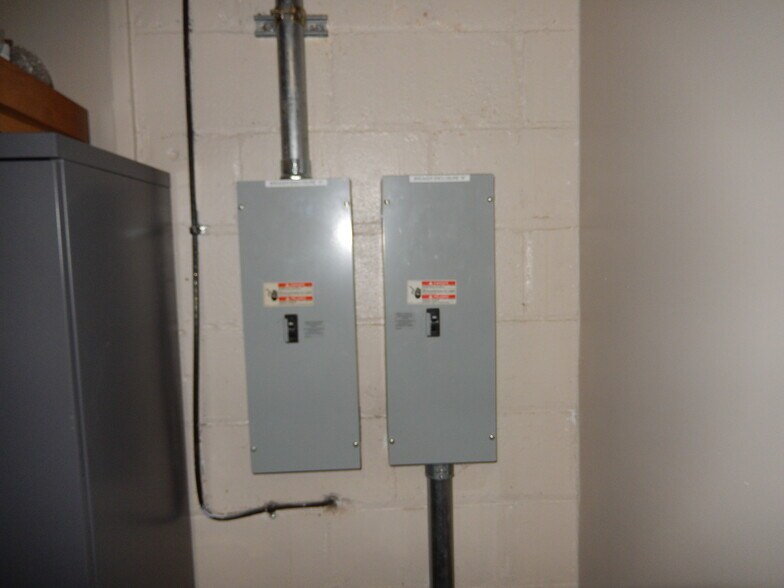 More Photos Of 46 Aston St, Asheville Light Manufacturing For Lease