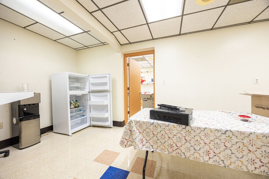 More Photos Of 1226 SW Main Blvd, Lake City Medical For Sale