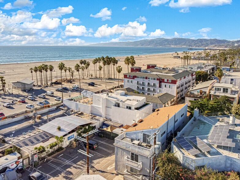 More Photos Of 14 Ozone Ave, Venice Apartments For Sale