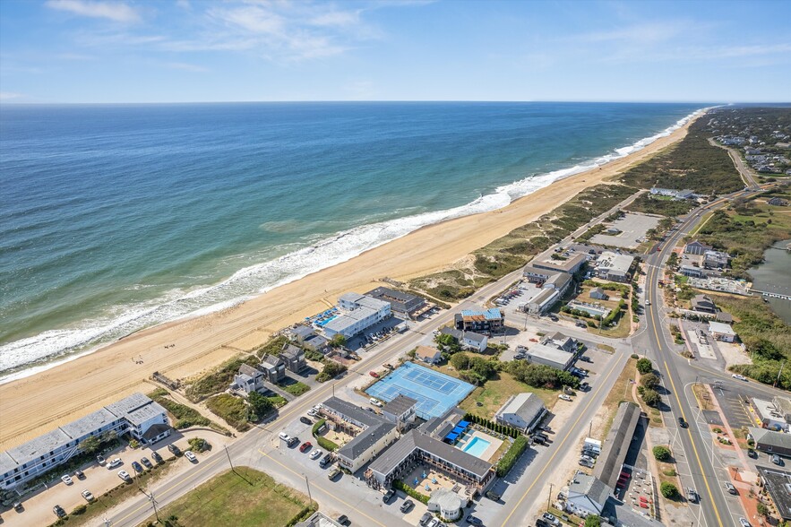More Photos Of 84 S Emerson Ave, Montauk Hotel For Sale