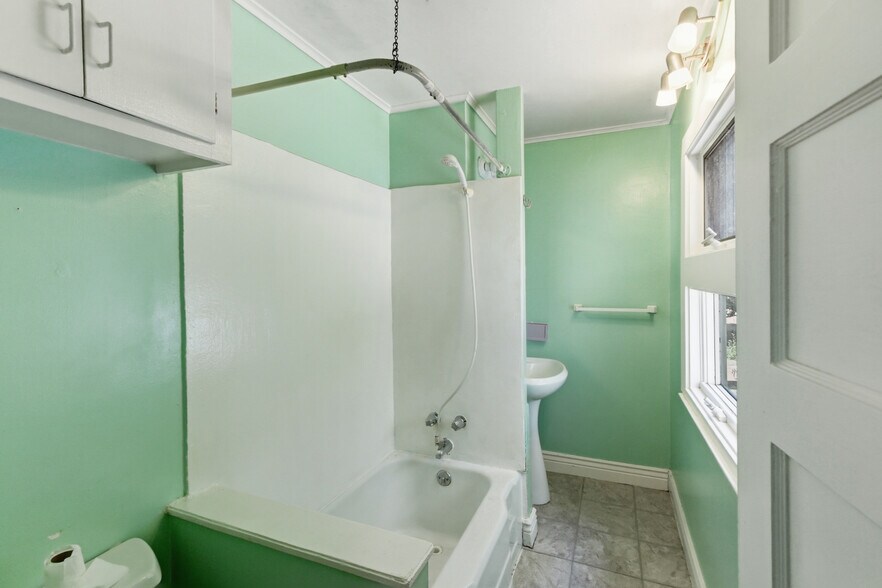 More Photos Of 4833 College Oak Dr, Sacramento Multifamily For Sale
