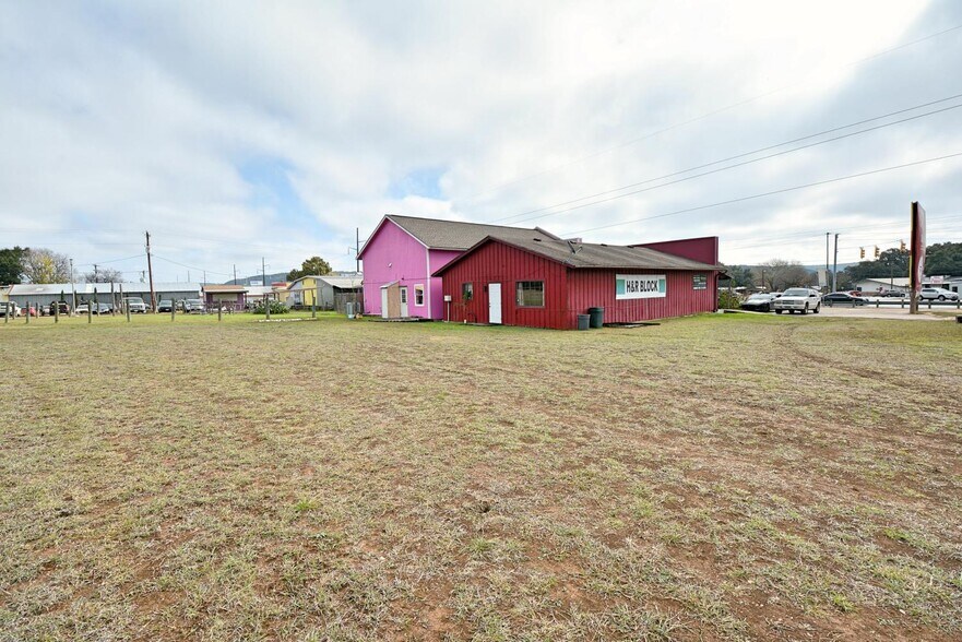 More Photos Of 1642 FM 2673, Canyon Lake Storefront Retail Office For Lease