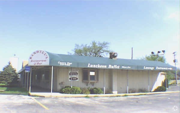 More Photos Of 305 S Route 83, Grayslake General Retail For Sale