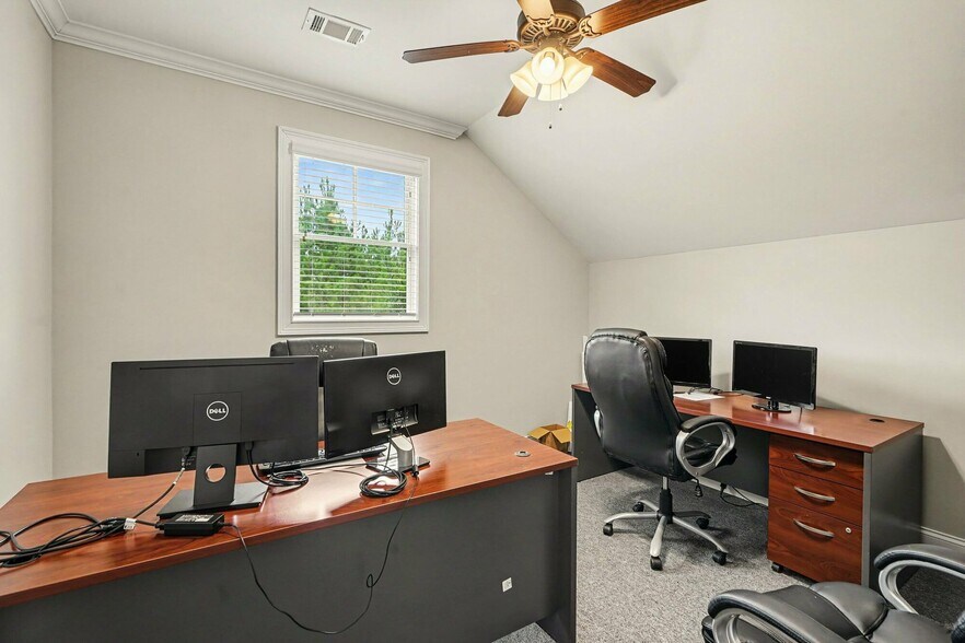 More Photos Of 132 Byrd Way, Warner Robins Office For Sale