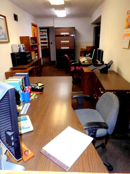More Photos Of 406 Missouri Ave, East Saint Louis Office For Sale