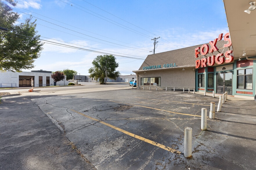 More Photos Of 10004 E 63rd St, Raytown General Retail For Sale