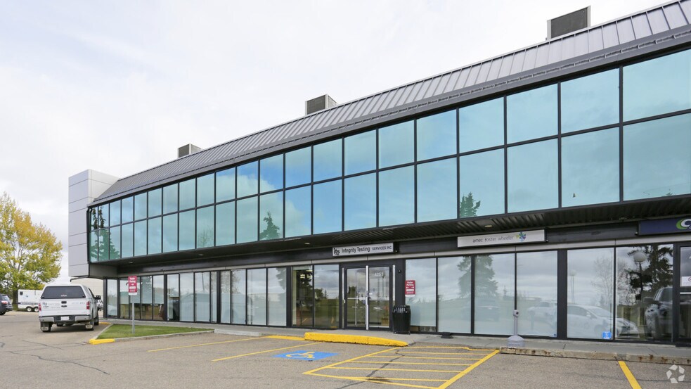 More Photos Of 4253 97th St NW, Edmonton Light Distribution For Sale