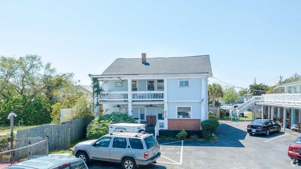 More Photos Of 213 Cape Fear Blvd, Carolina Beach Hotel For Sale