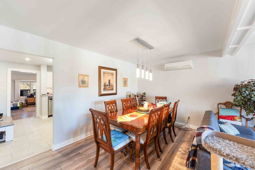 More Photos Of 732 Morin St, Ottawa Apartments For Sale