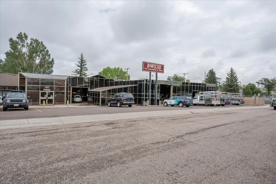 More Photos Of 2200 E 15th St, Cheyenne Flex For Sale