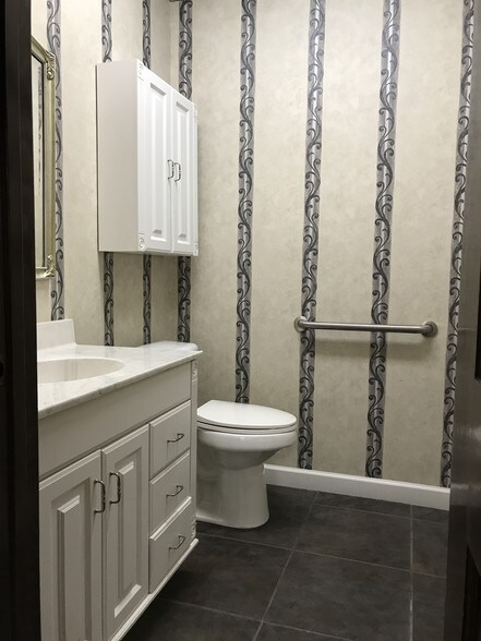 More Photos Of 4400 Bayou Blvd, Pensacola Office Residential For Lease