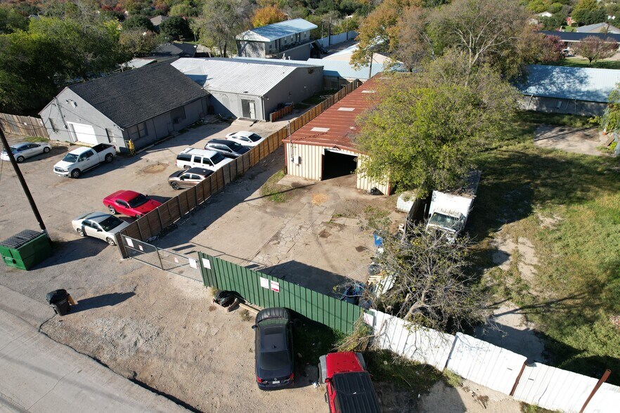 More Photos Of 119 Burrell, Dallas Industrial For Lease