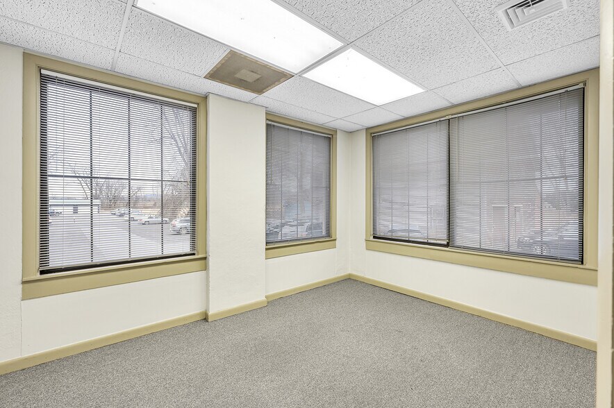 More Photos Of 355 Bridge St, Northampton Office For Lease